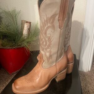 Freebird Tan and Cream Heeled Boots